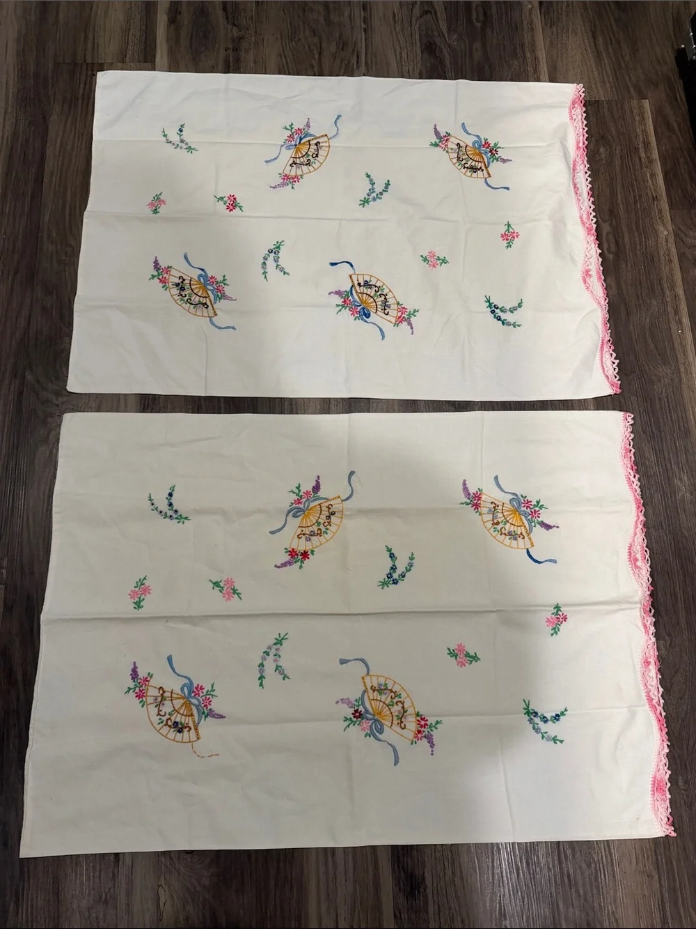 🌸 Vintage Hand Embroidered Pillowcases Pair Pink Crochet Trim Floral Fan